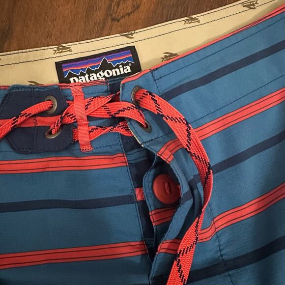 PATAGONIA Wavefarer Shorts Blue Striped Swim Surfing Boardshorts - Picture 6 of 9